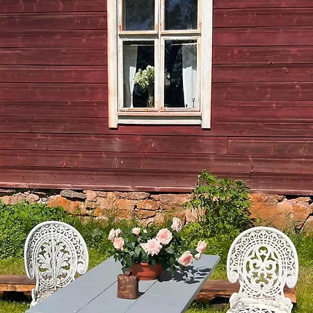 Bed and Breakfast Itaetalo Countryside Kaurissalo